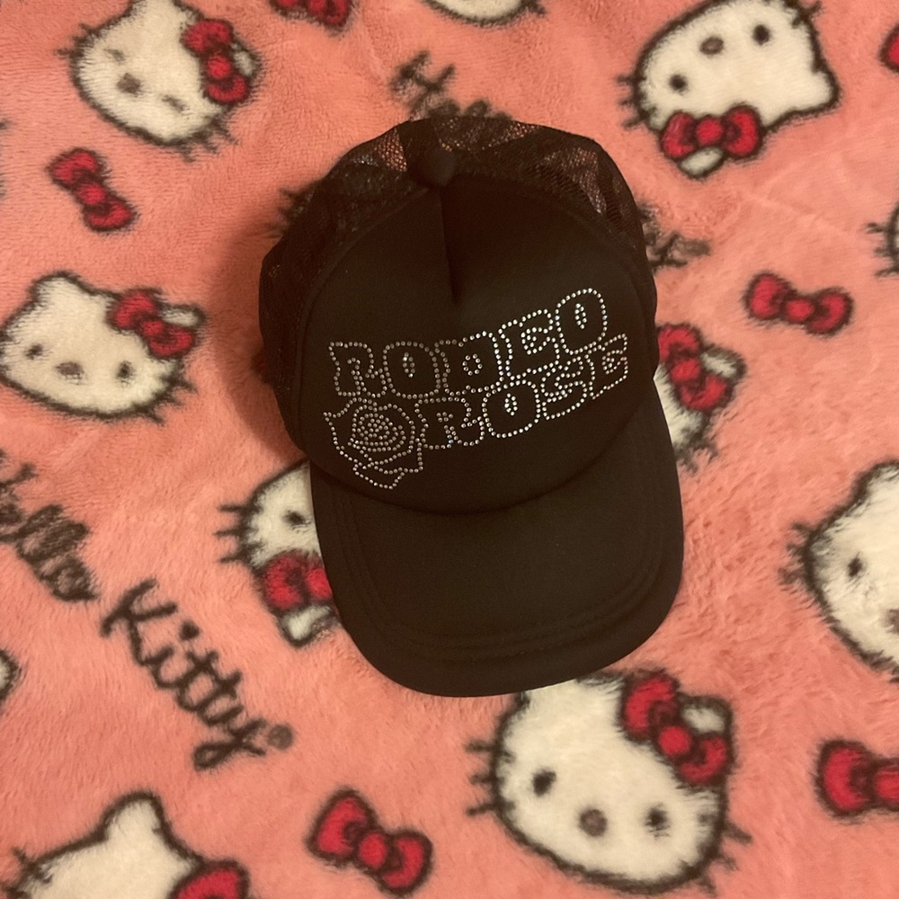 SÚPER CUTE RHINESTONE TRUCKER HAT